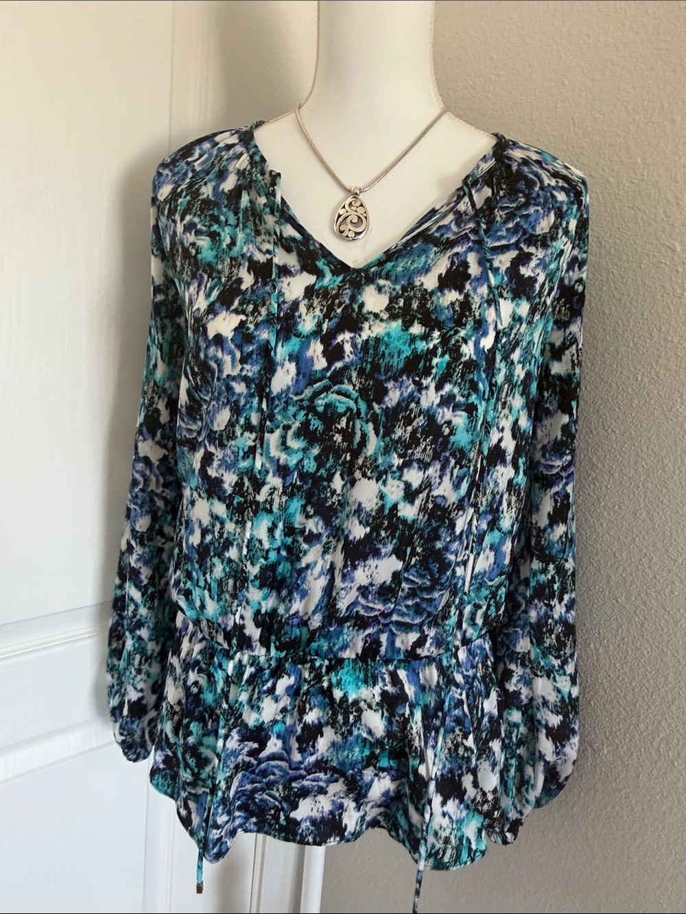 Ellen Tracy Blue Turquoise Floral V-Neck Tunic